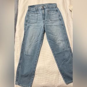 American Eagle Mom Jean light wash size 4S